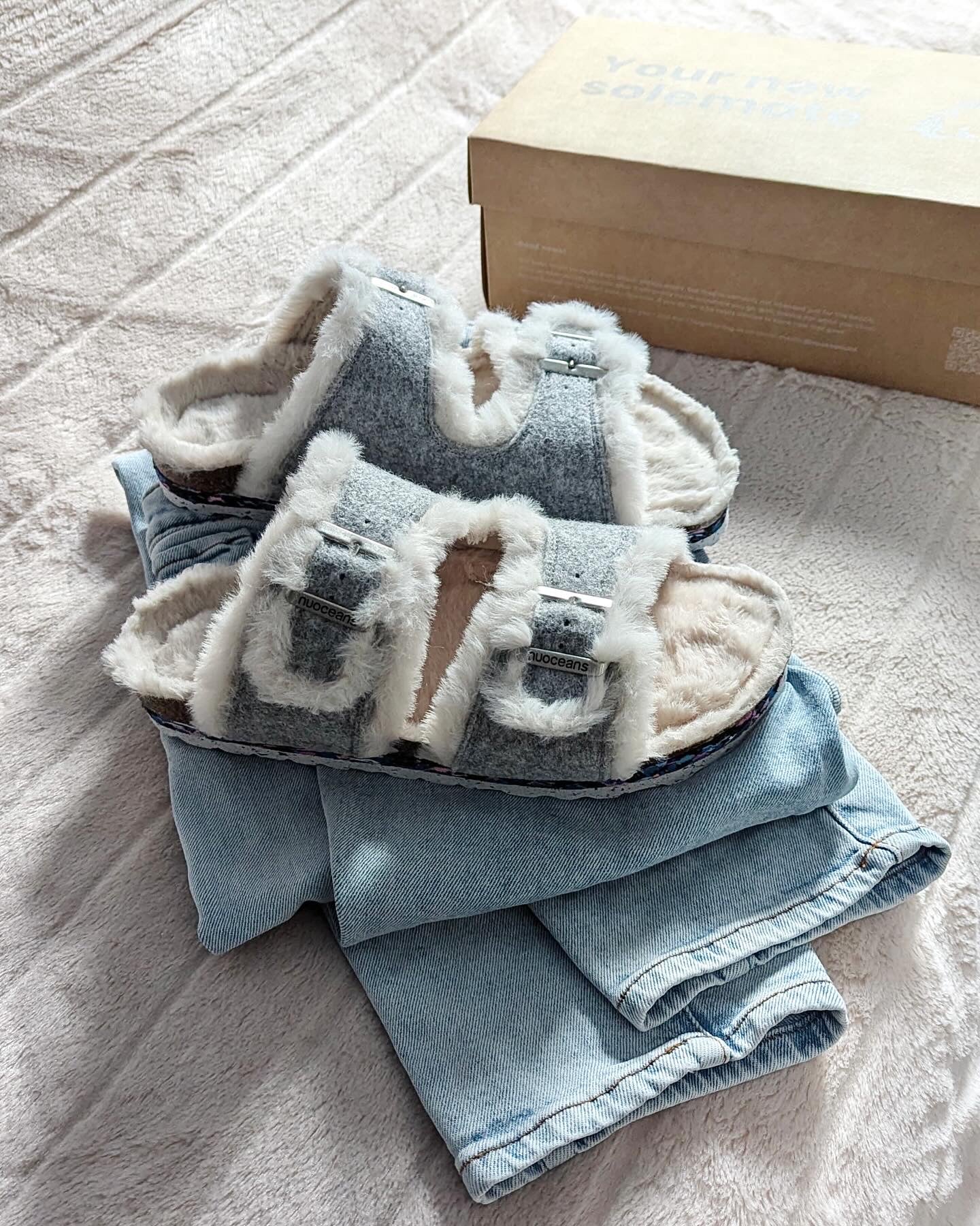 FLUFF - Sandal Grey White