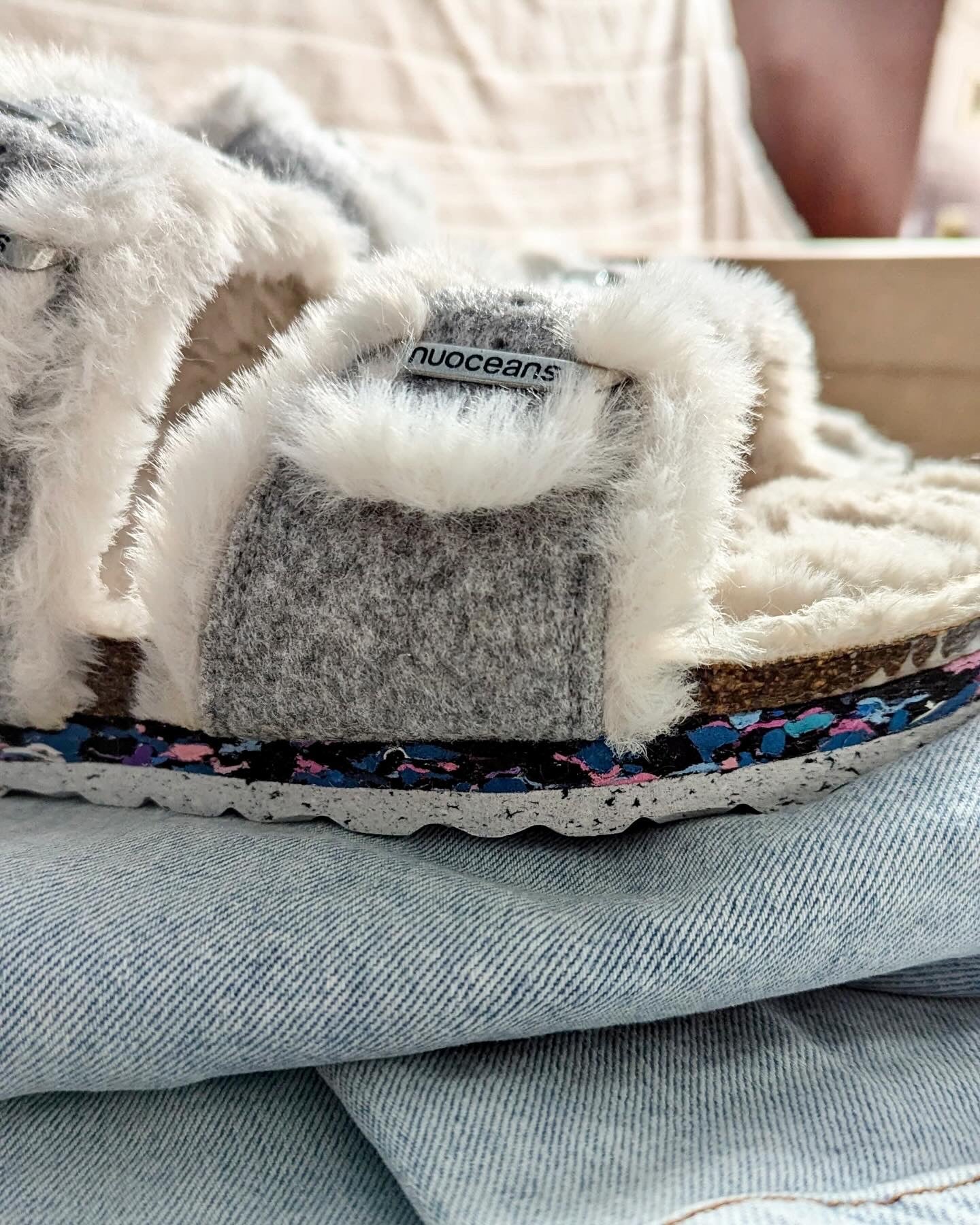 FLUFF - Sandal Grey White